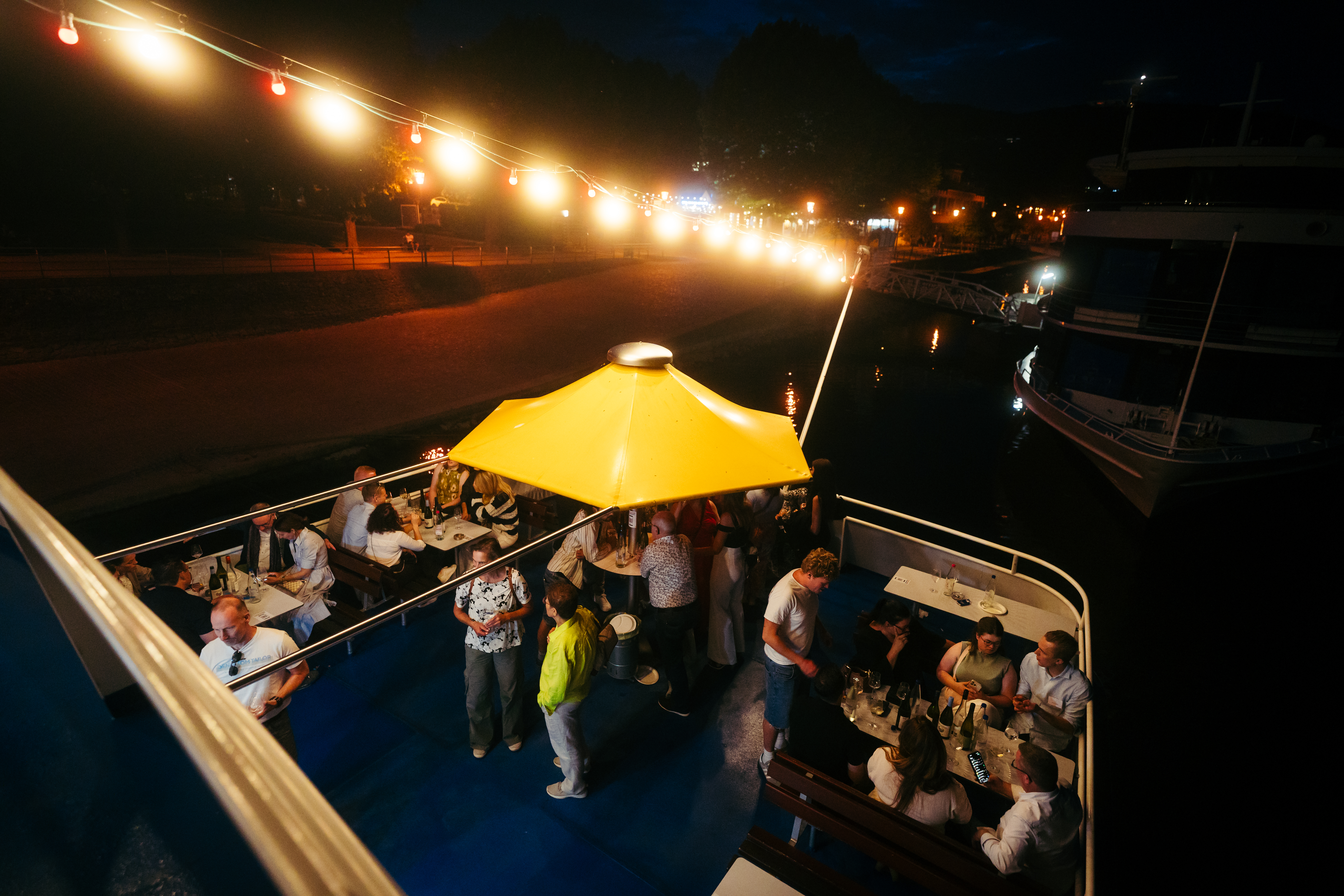 Komm näher! Waves & Wine - EARLY BIRD TICKET