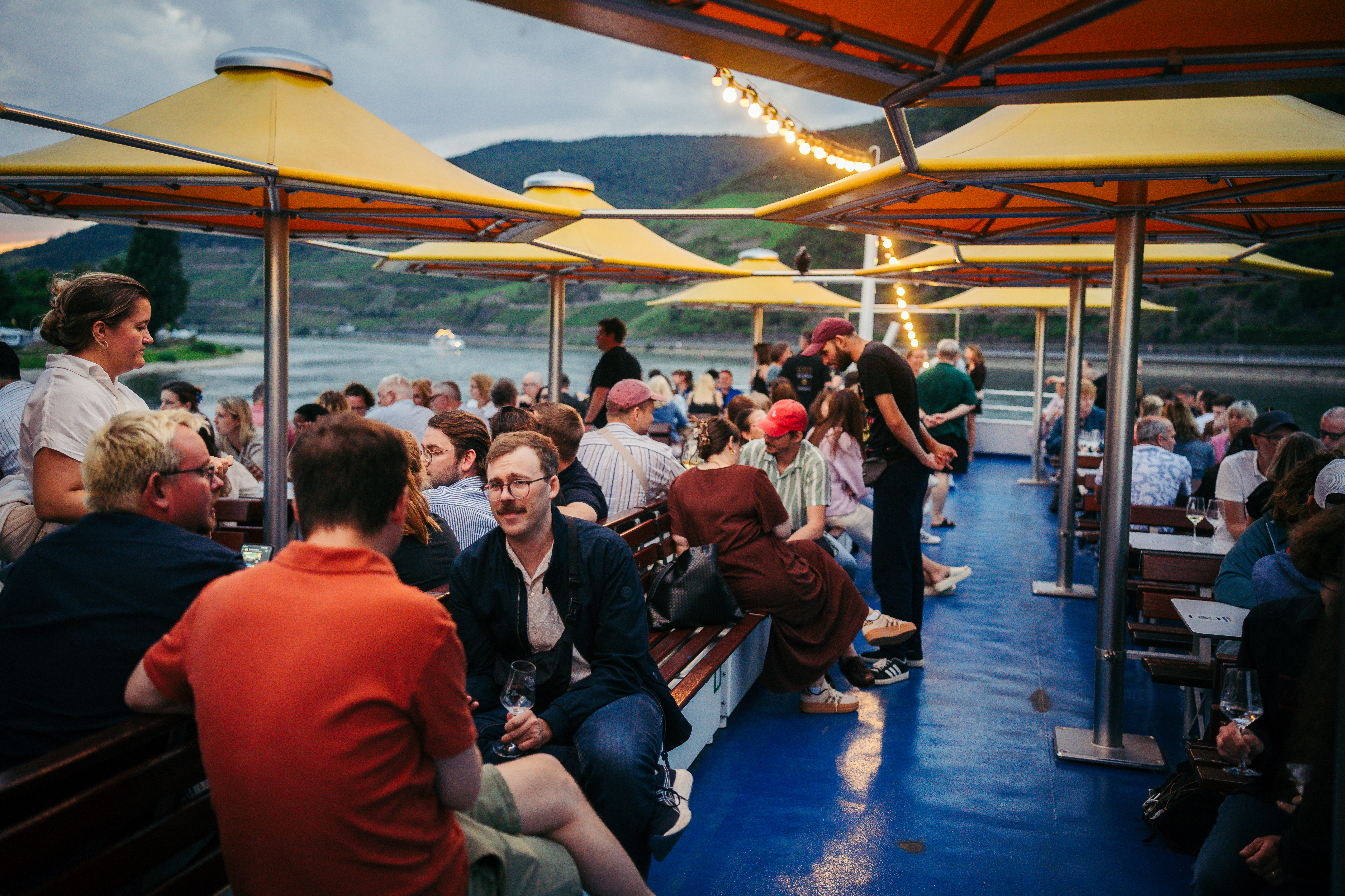 Komm näher! Waves & Wine - EARLY BIRD TICKET